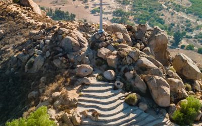 Mt Rubidoux Trail: 360 Aerial Views of Giant Cross
